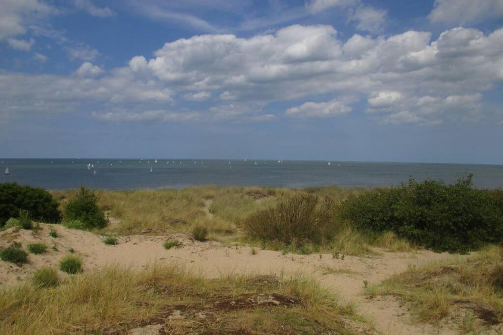 Appartement Residentie Astrid Met Private Parking Bredene Exterior photo